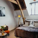 Yourbnb Kerkstraat 3*
