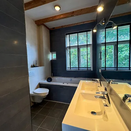 Konukevi Yourbnb Kerkstraat 3*