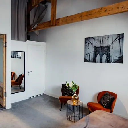 Гостевой дом Yourbnb Kerkstraat 3*