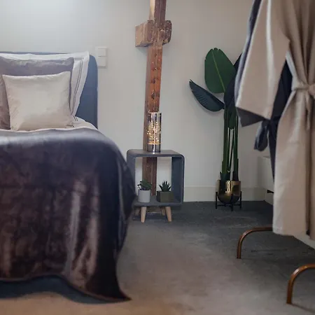 Yourbnb Kerkstraat 3*