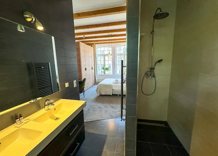 Yourbnb Kerkstraat 게스트하우스 3*